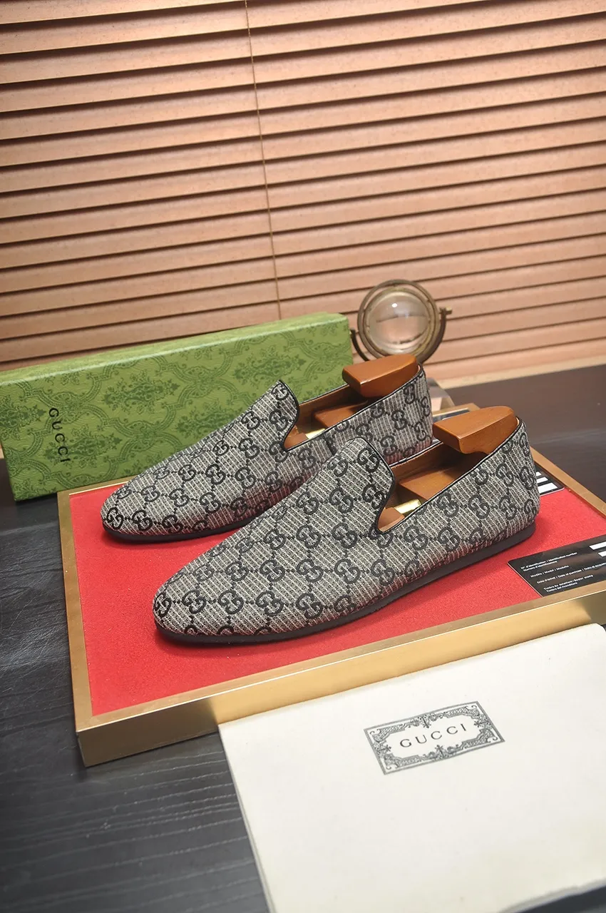 Men's men's shoes💰460💶[GUCCI Gucci] Men's wallet shoes🇮🇹Official website original 1:1 mold opening, original quality💯The upper is made of imported cowhide and Gucci original fabric➕Breathable cotton sheep lining, fine workmanship, high-end atmosphere. Has a fashionable and exemplary look. Rubber wear-resistant and anti-slip outsole. Code number: 38-44